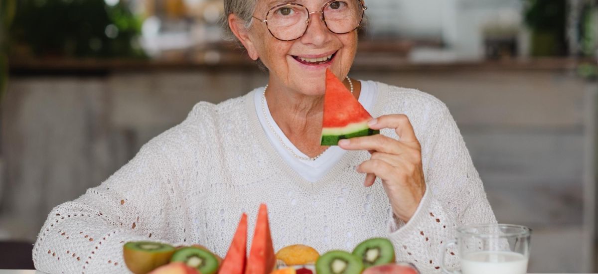 Alimentação saudável para idosos: como planejar uma dieta equilibrada