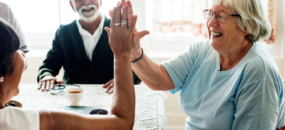 Os benefícios da socialização em uma casa de repouso para idosos: O papel das atividades recreativas
