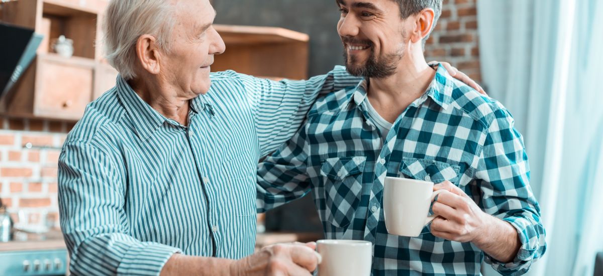 Como Falar com seu Ente Querido sobre a Mudança para uma Casa de Repouso